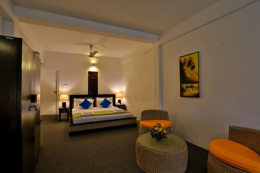 ST. LACHLAN HOTEL AND SUITES 30/64