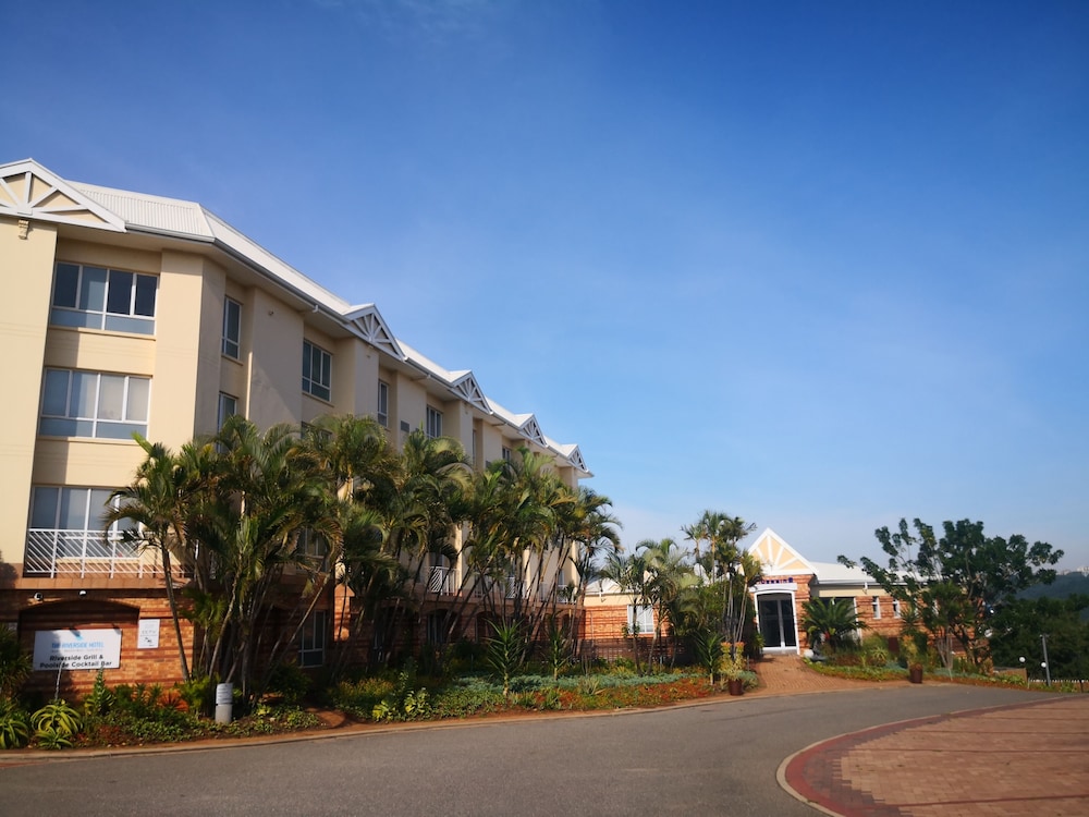 The Riverside Hotel 39/50