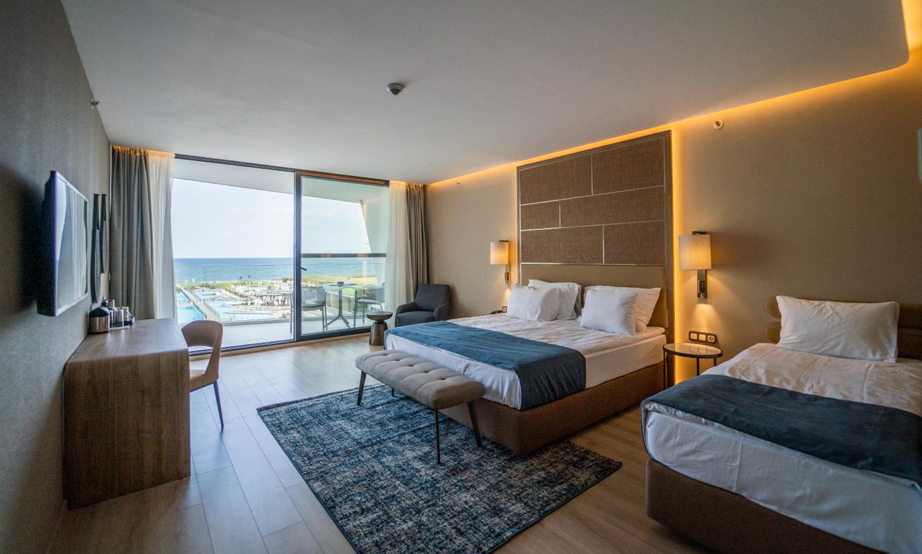 Premium, Sea View
