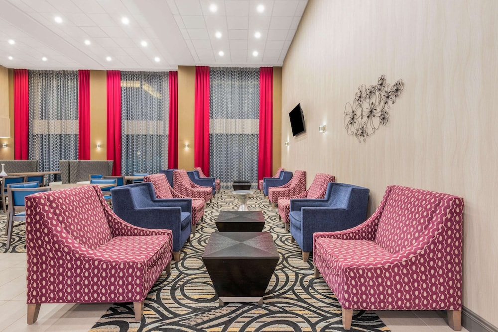 La Quinta Inn & Suites by Wyndham Aberdeen-APG 22/34