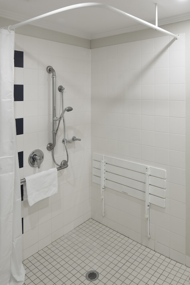 Mercure Sydney Macquarie Park 63/64