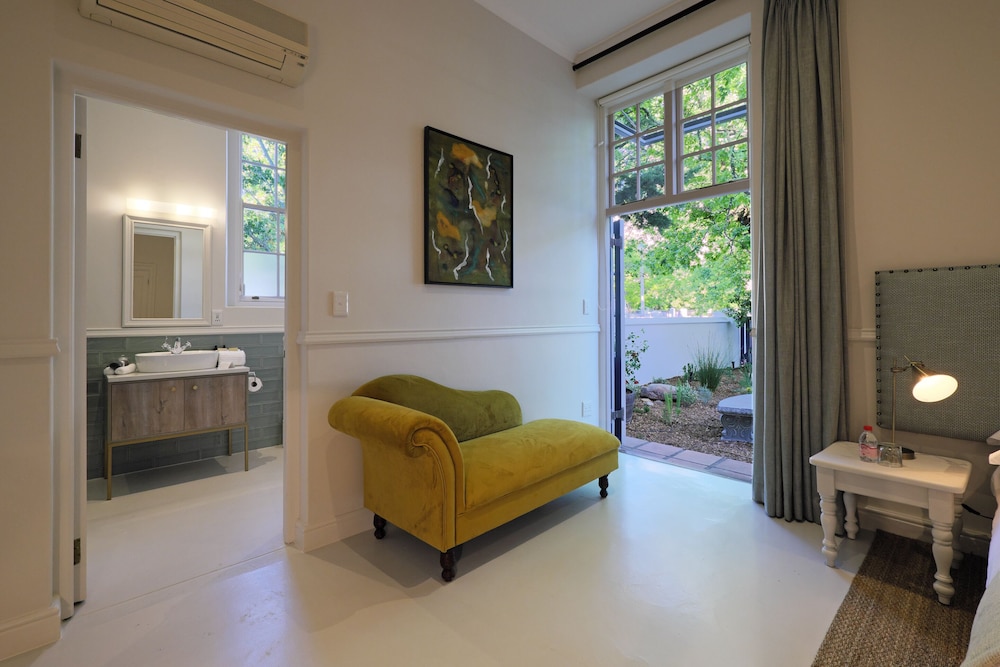 Chapter House Boutique Hotel 23/38
