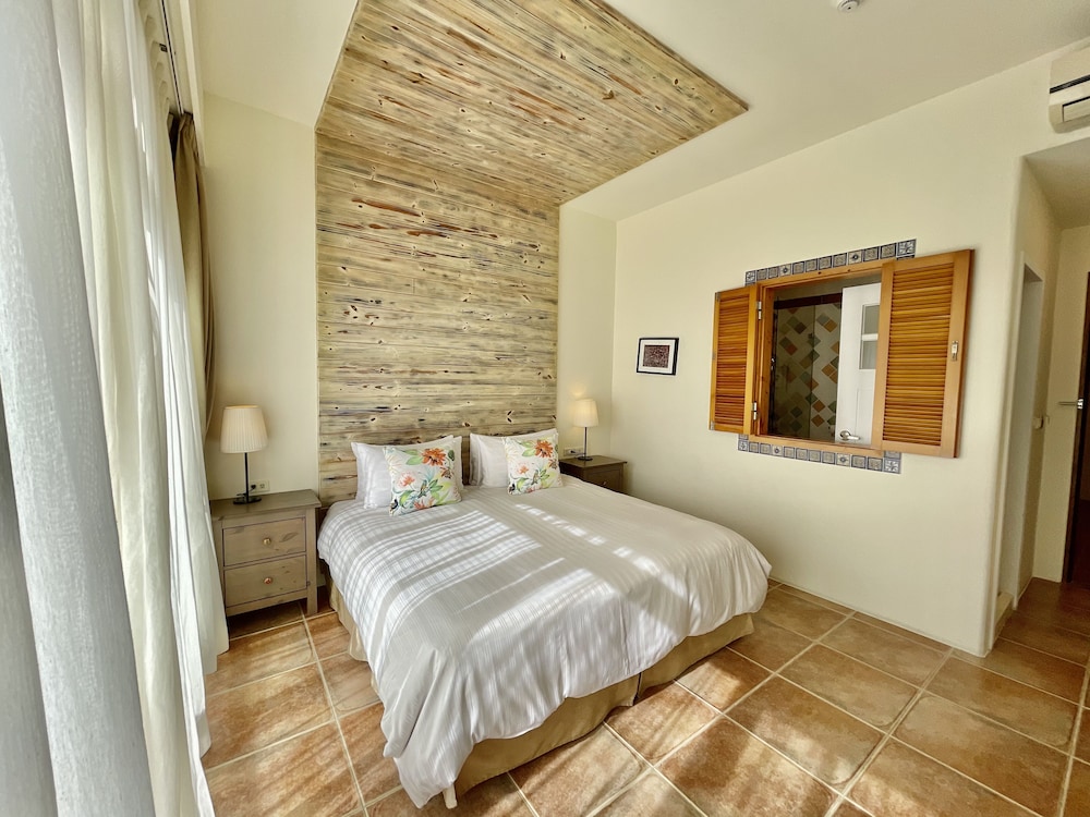 Spoondrift Hostal 4/49
