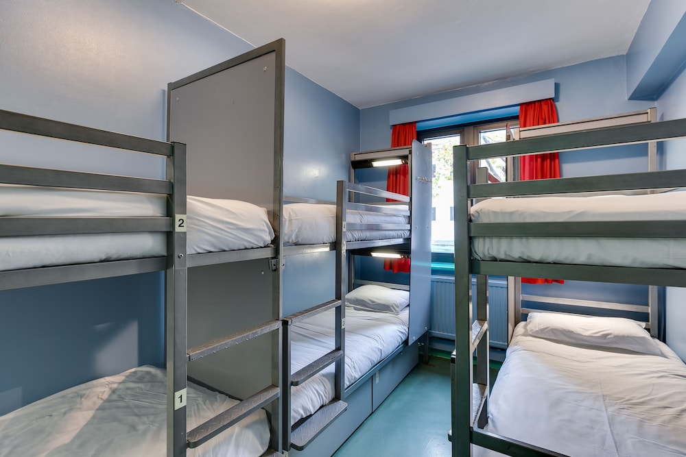 MIXED DORM, 6 BEDS, SHARED BATHROOM