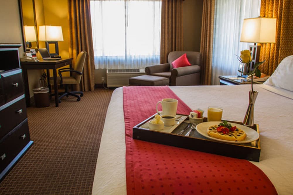 Holiday Inn Express La Mesa Near SDSU 45/72