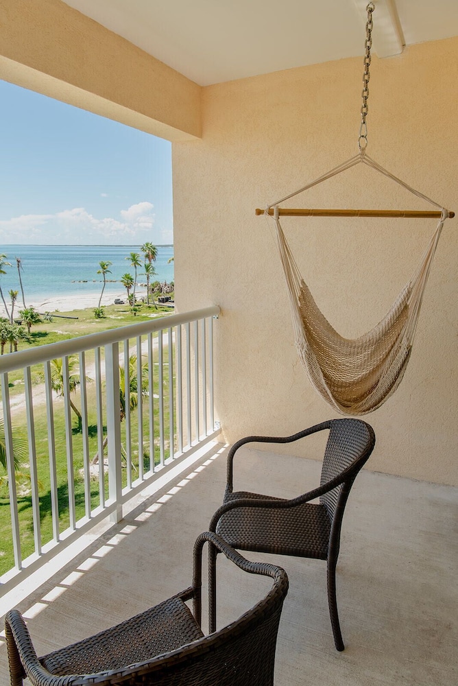 Abaco Beach Resort At Boat Harbor 54/100