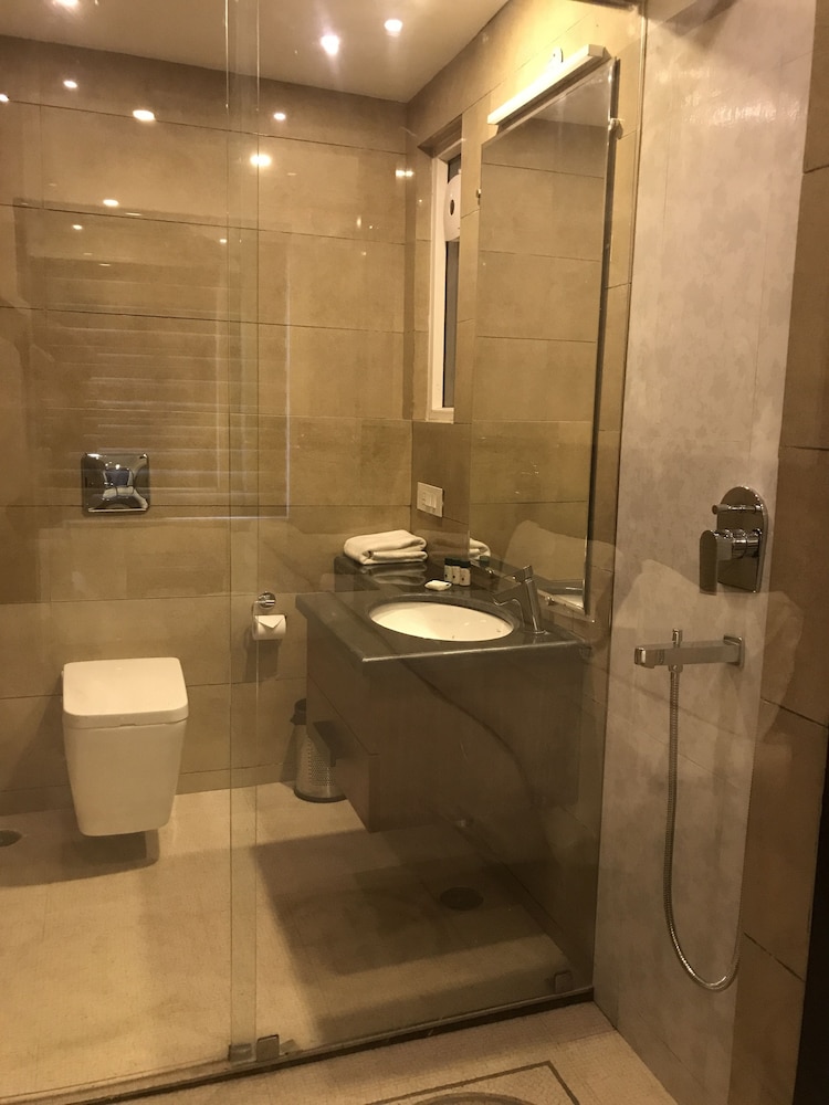 Holy River Hotel 40/47