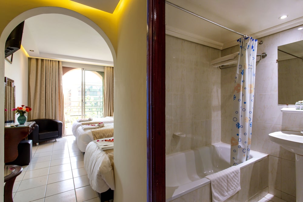 Akabar Hotel 27/30