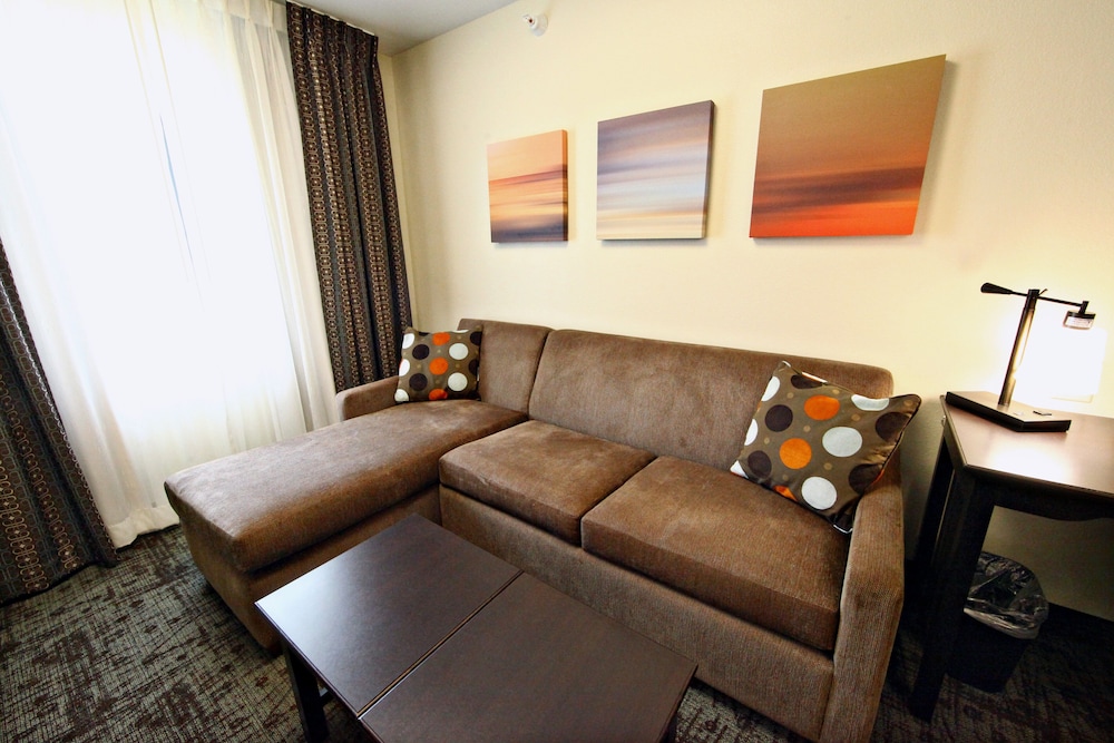 Staybridge Suites Minot 41/62