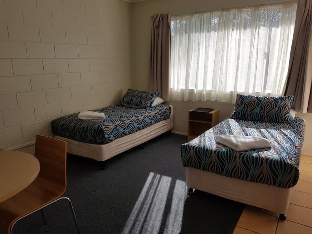 TOP SPOT MOTEL 47/70