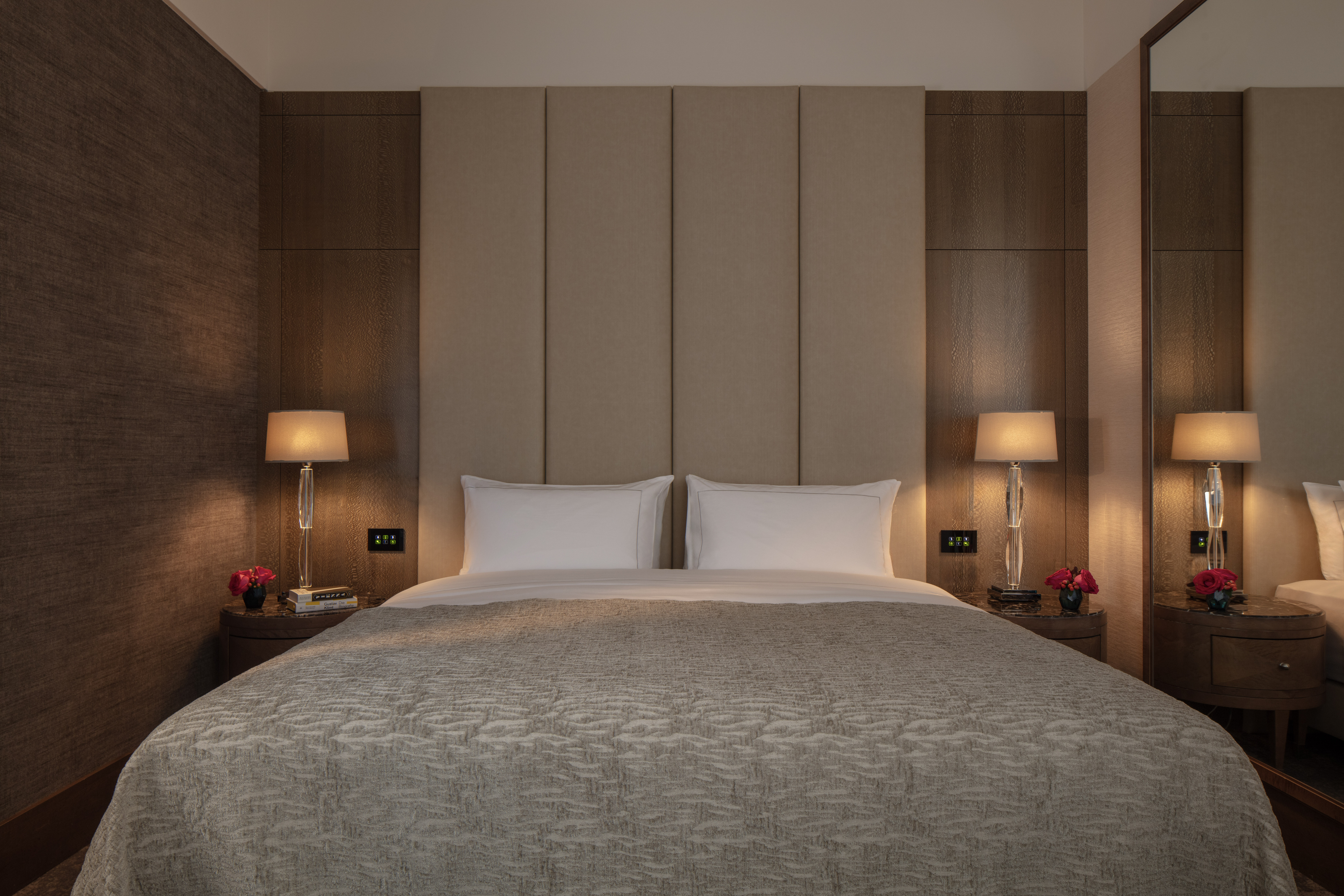 1 BEDROOM, SUITE