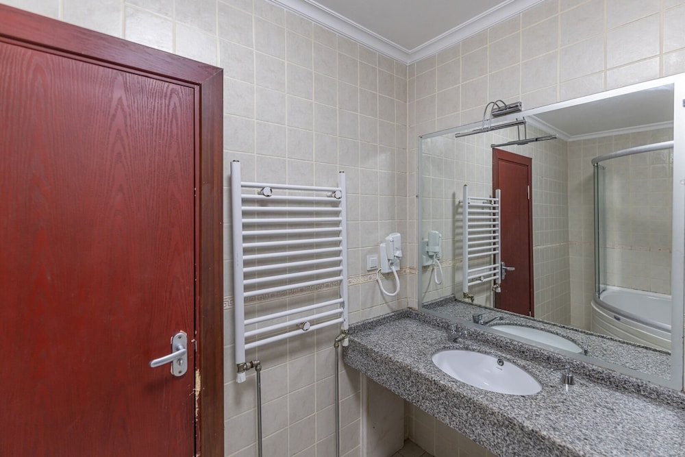 Gunay Hotel 43/45