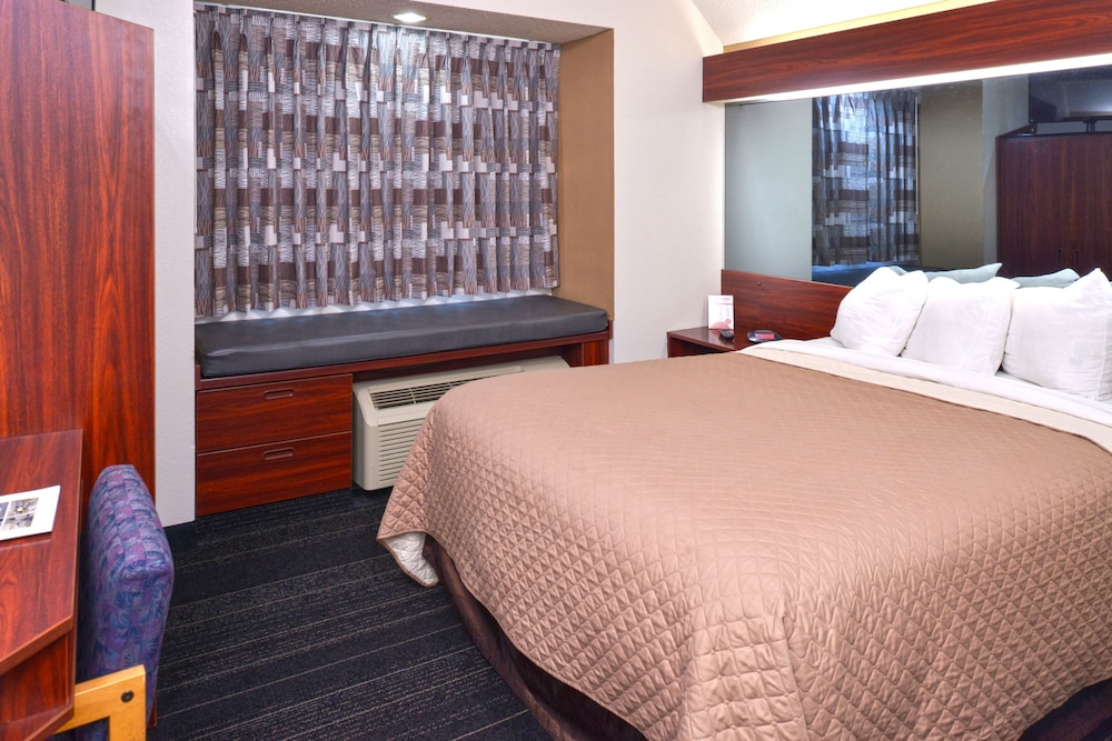 Americas Best Value Inn and Suites Maryville 18/39