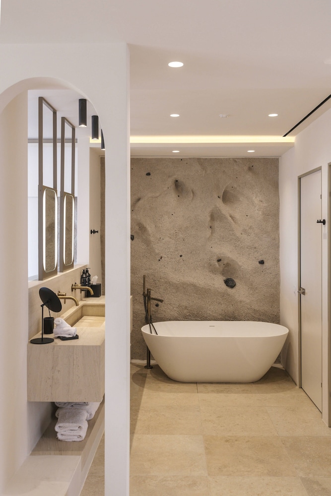 SANTO MINE OIA SUITES 44/45