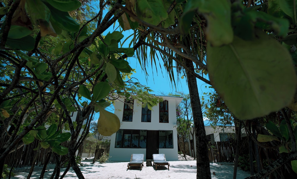 Indigo Beach Zanzibar 67/75