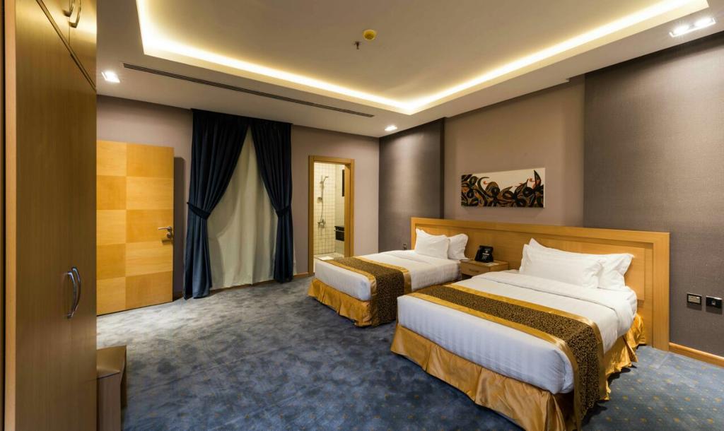 2 Bedrooms, Suite, 2 Bathrooms