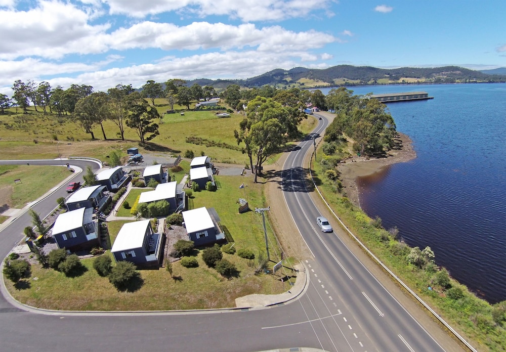 PORT HUON COTTAGES 17/19