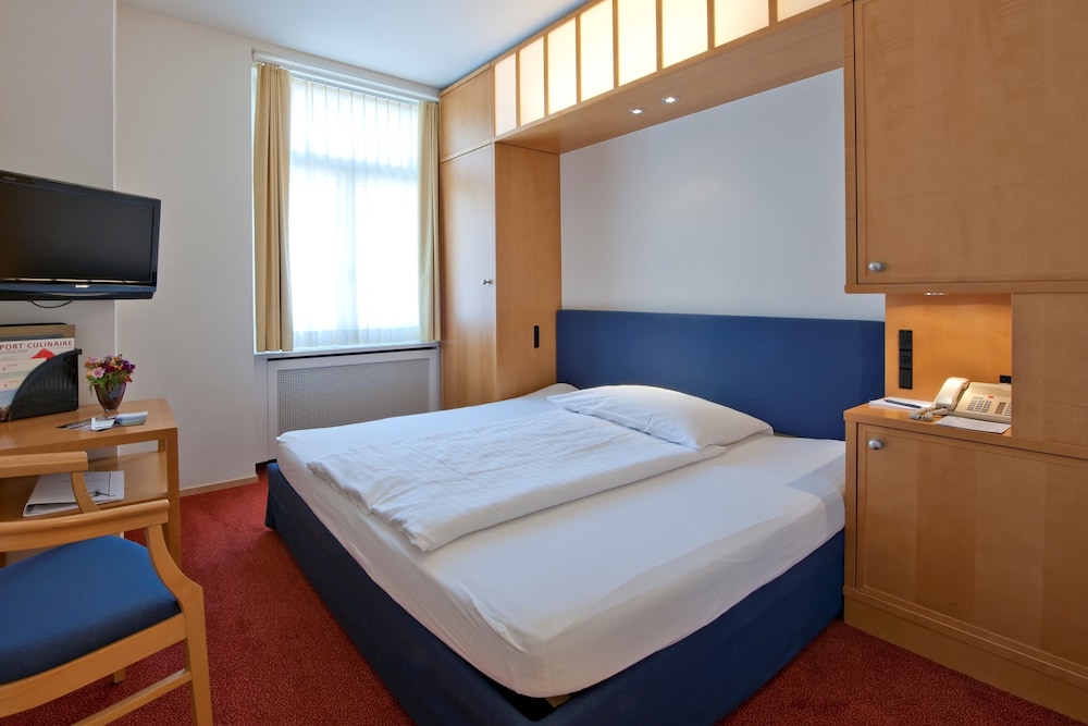 Schweizerhof Swiss Quality Hotel 4/23