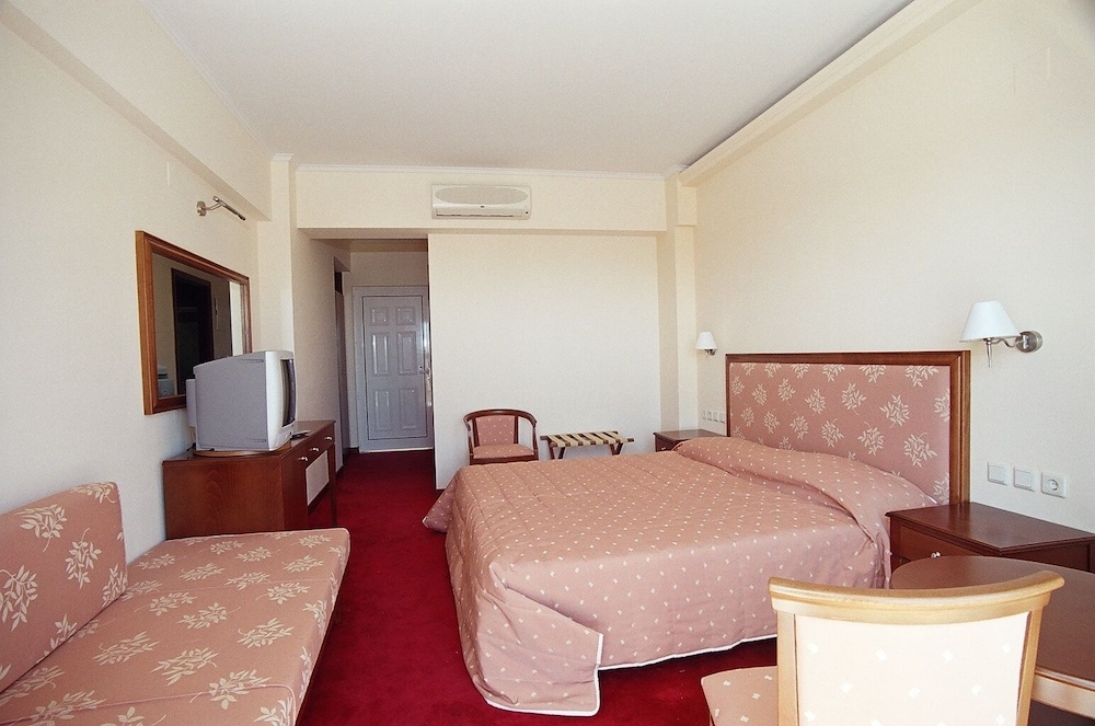 Porto Plakias and Spa Hotel 32/63