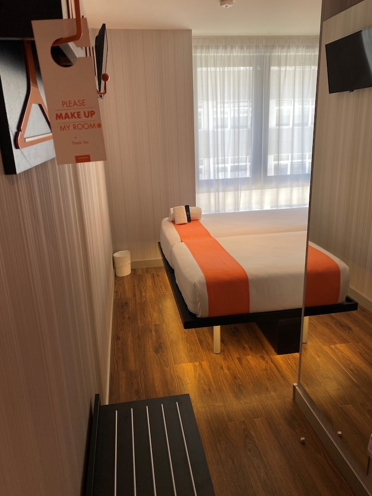 easyHotel Lisbon 30/36