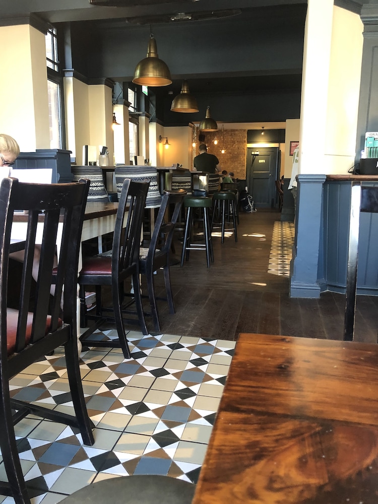 Publove the Steam Engine Hostel 33/46