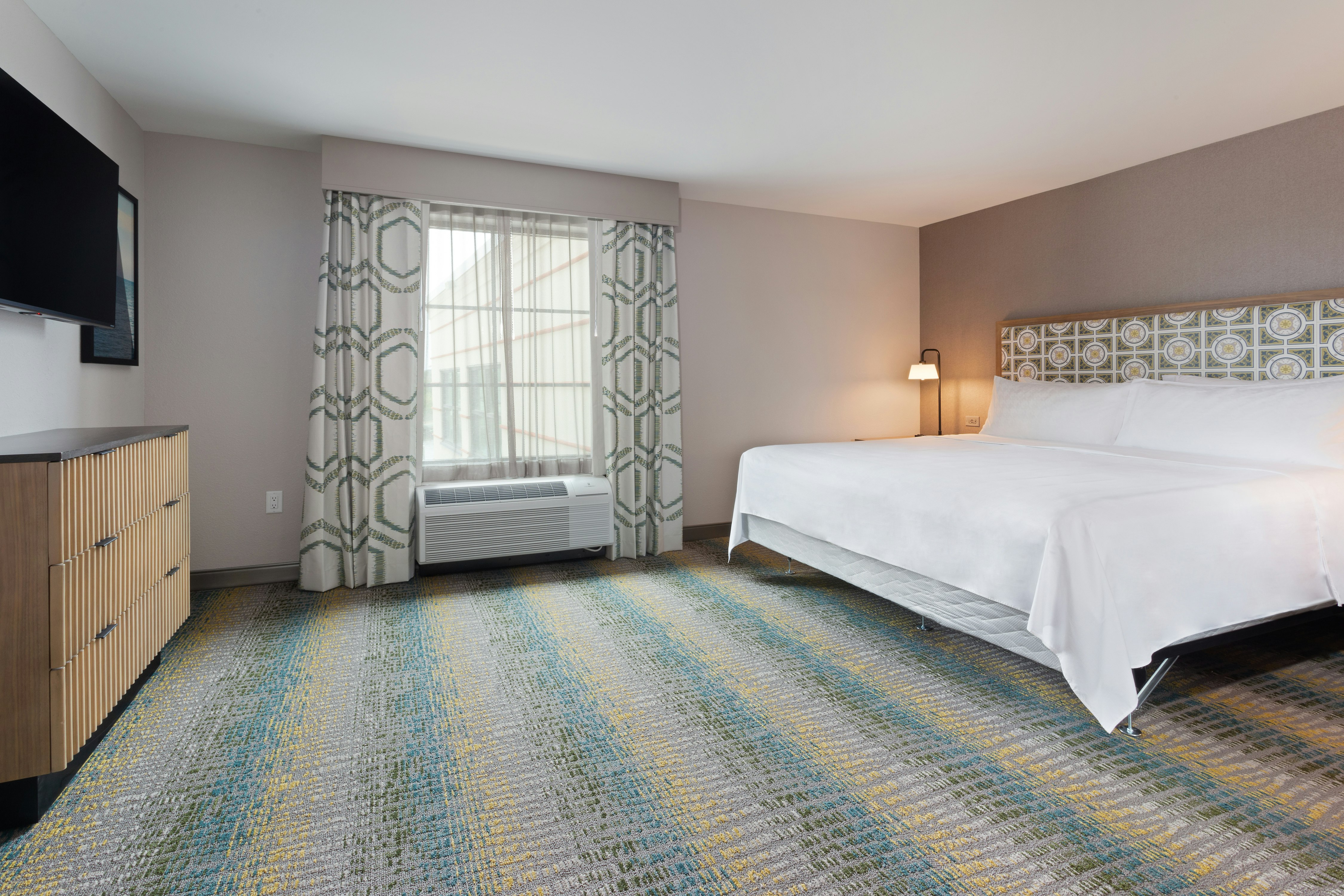 1 BEDROOM, SUITE, KING BED