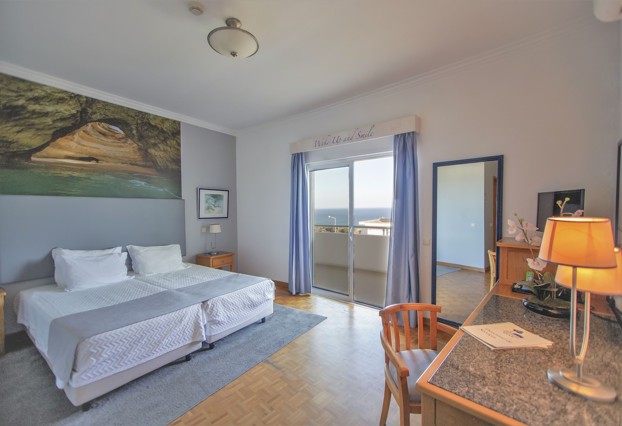 ROOM, DOUBLE BED, PARTIAL SEA VIEW