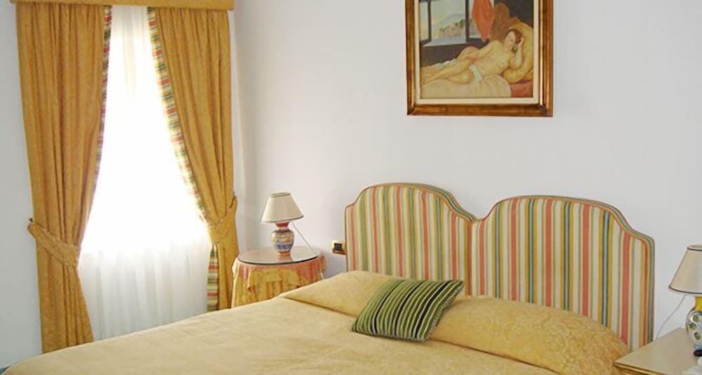 غرفة كلاسيكية بسريرين منفصلين، Villa Sirio Hotel 3/4