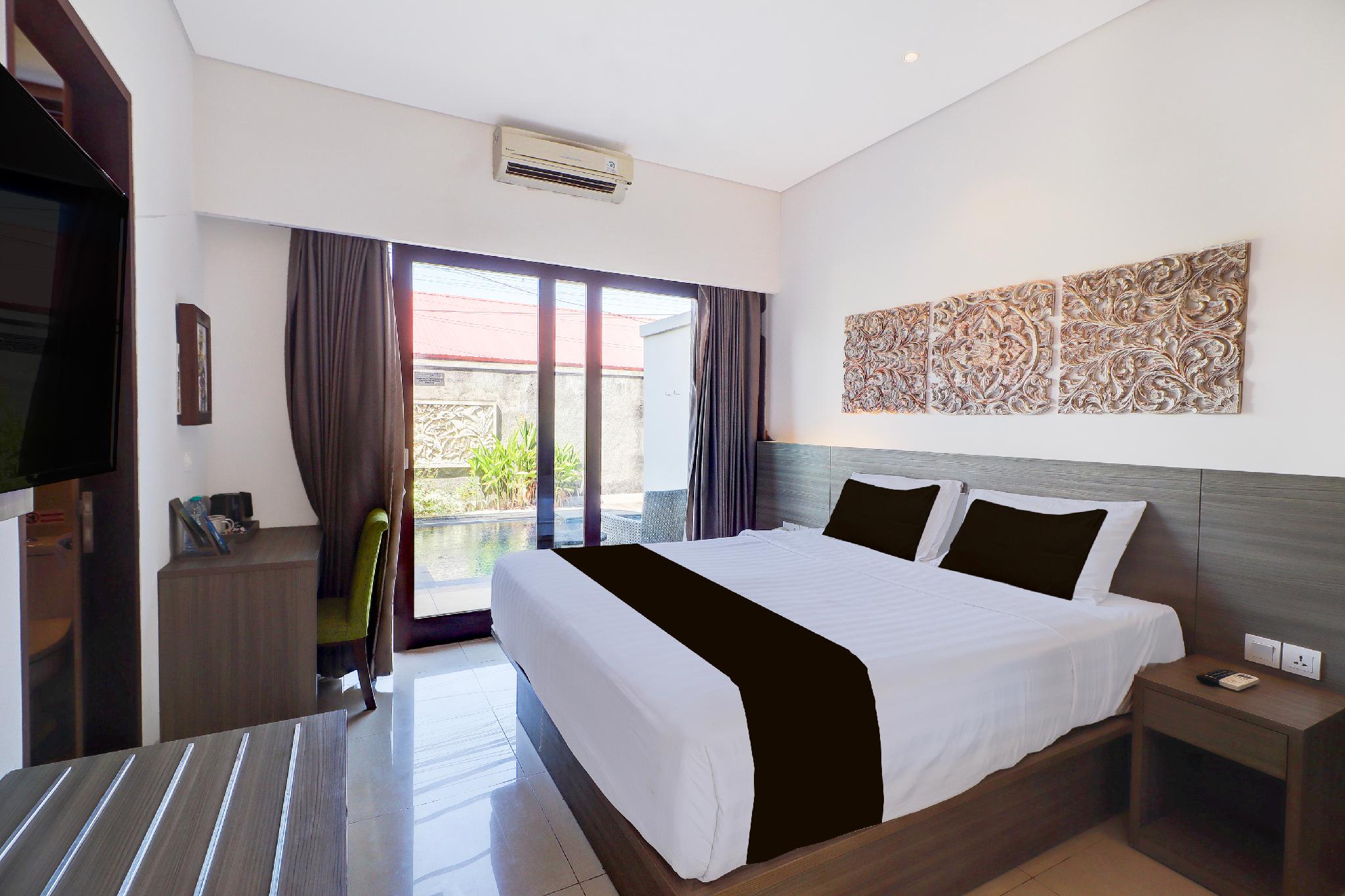 Suite, Pool Access