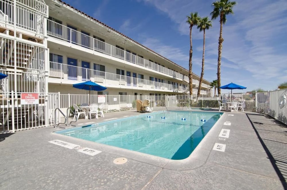 Motel6 Twentynine Palms, CA 7/43