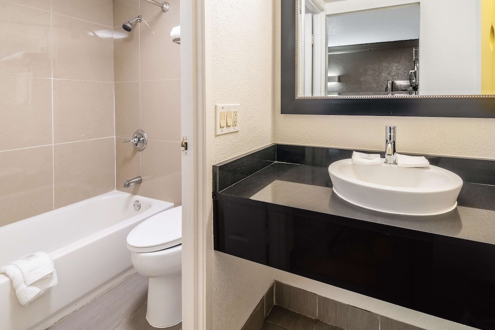 Studio6 Fort Worth, TX - West Medical Center 43/49