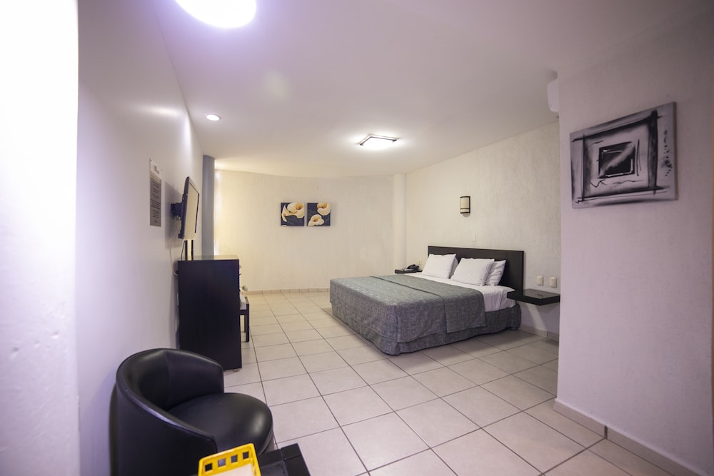 RS Suites Hotel 14/47
