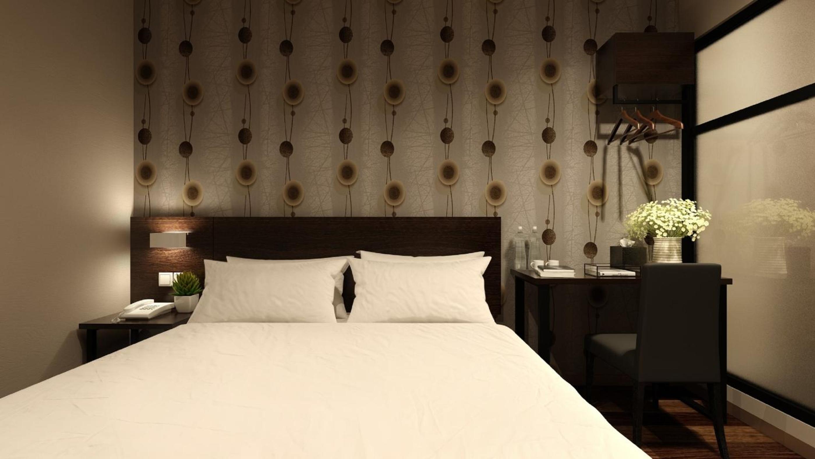 Room, King Bed, Queen Bed, No Window، The Square Hotel 7/10