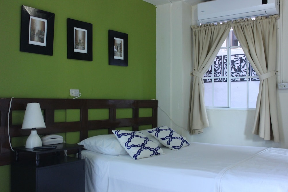 Hotel Tazumal House 18/82