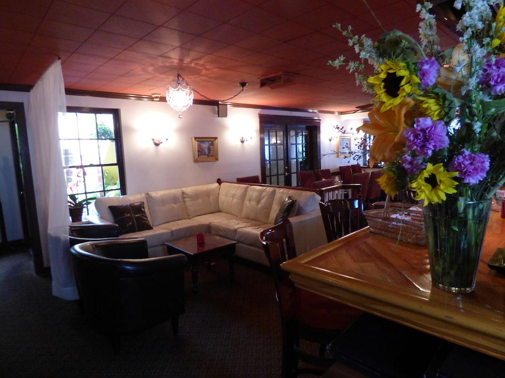 Old City House Inn and Restaurant 24/33