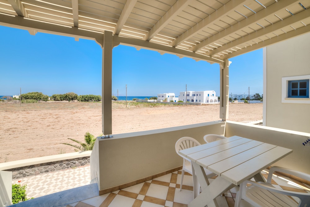 Monolithia Sea Side Traditional Houses 32/50