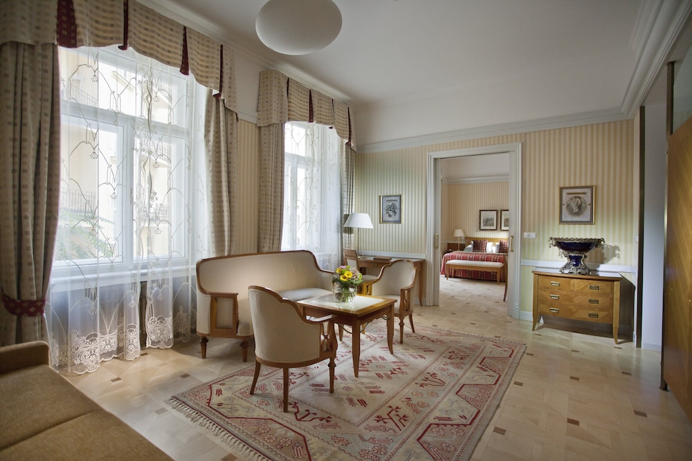 Hotel Paris Prague 35/50