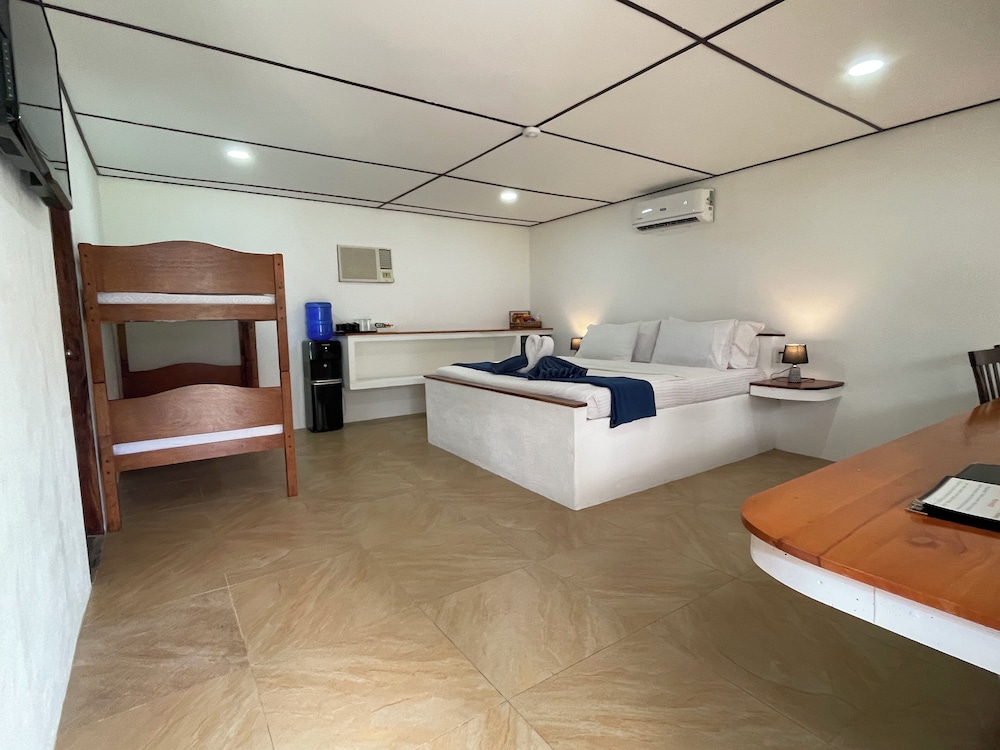 Parrot Resort Moalboal 28/50