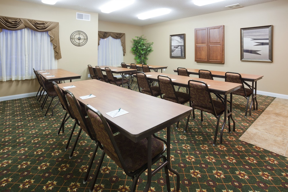 Grandstay Residential Suites Hotel - Sheboygan 52/69