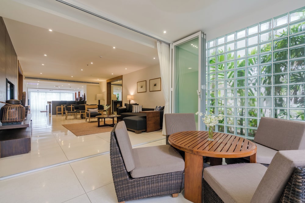 THE CHAVA RESORT 40/58