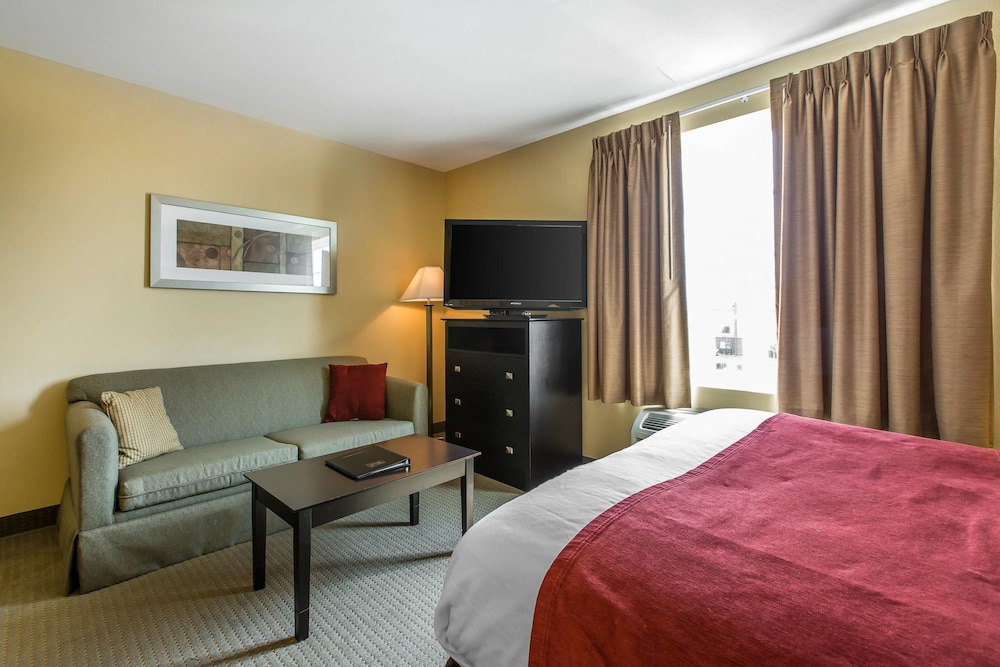 Mainstay Suites Camp Lejeune 8/38