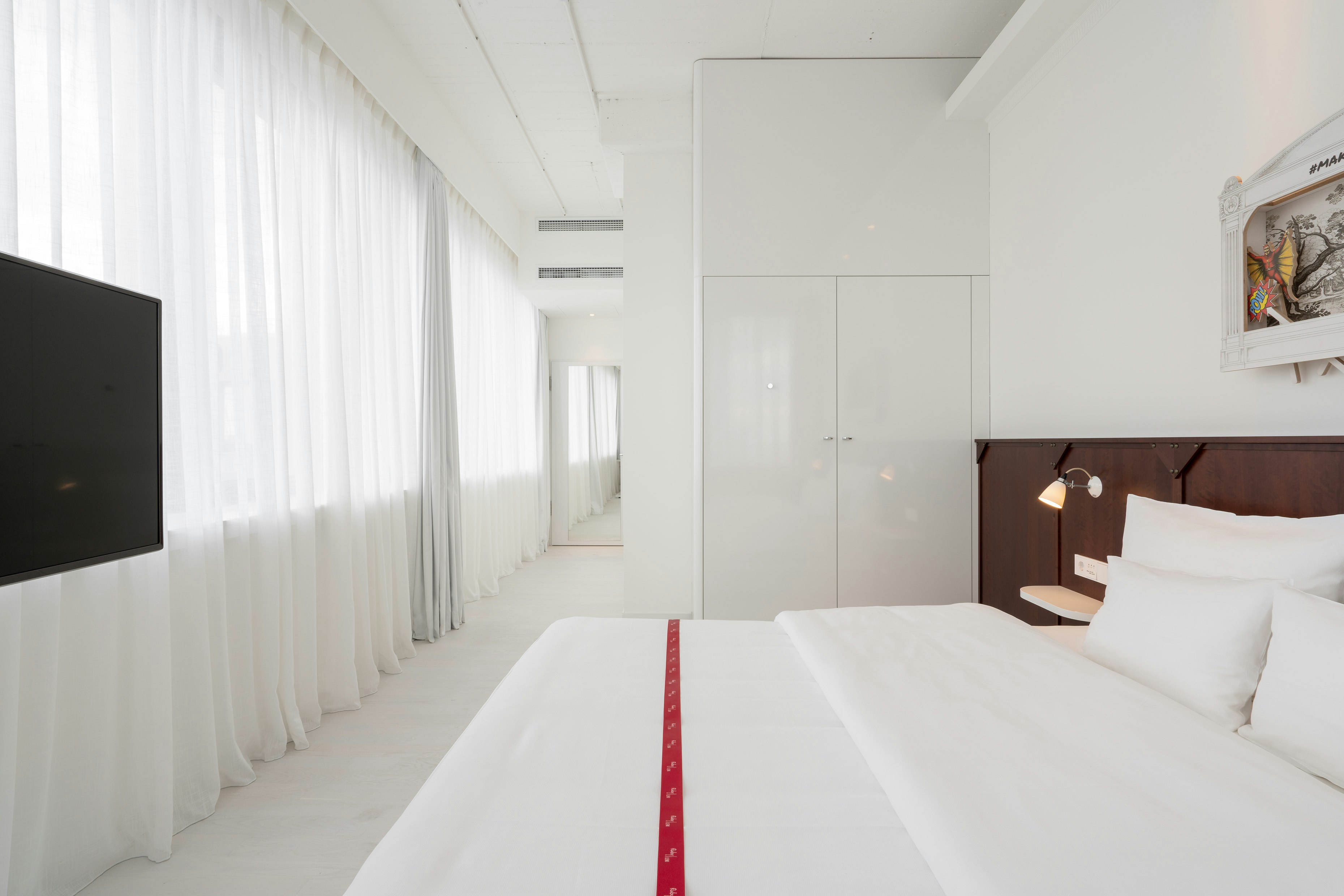Ruby Leni Hotel Dusseldorf 23/77