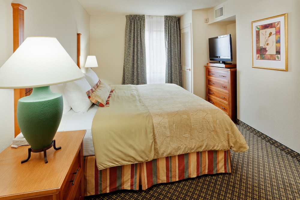 Staybridge Allentown Bethlehem Airport Suites 9/69