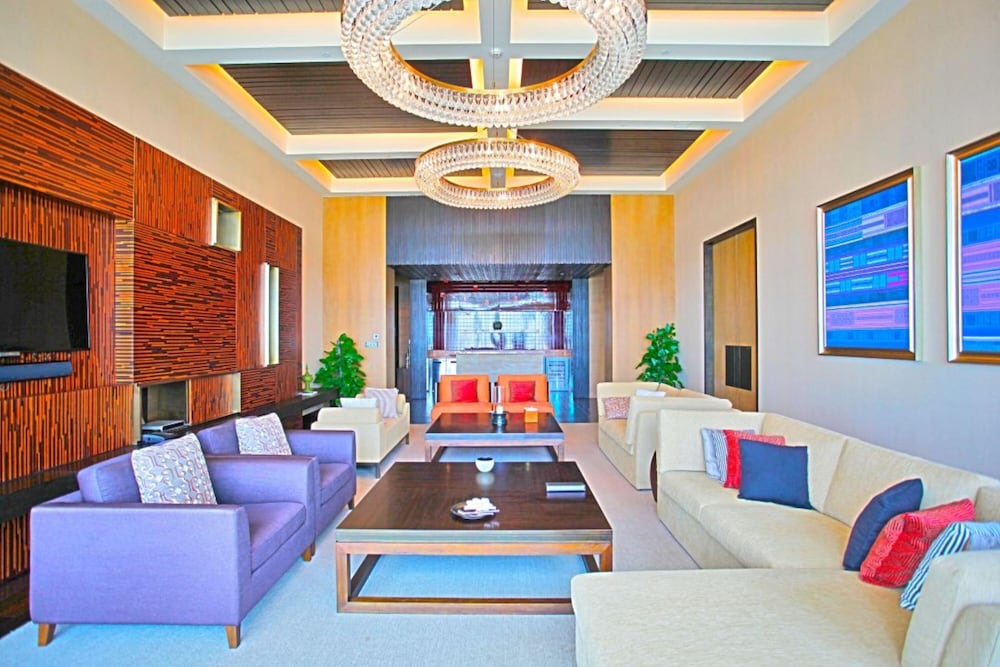 Raffles Hainan 55/71