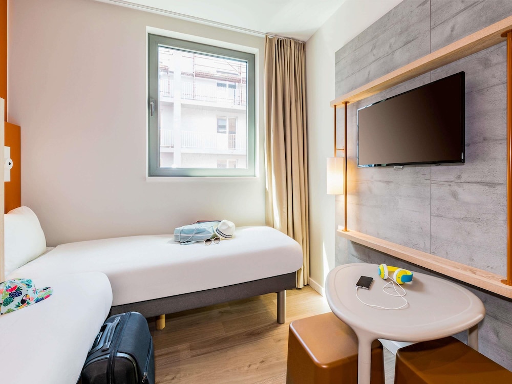Ibis Budget Gent Centrum Dampoort 53/63