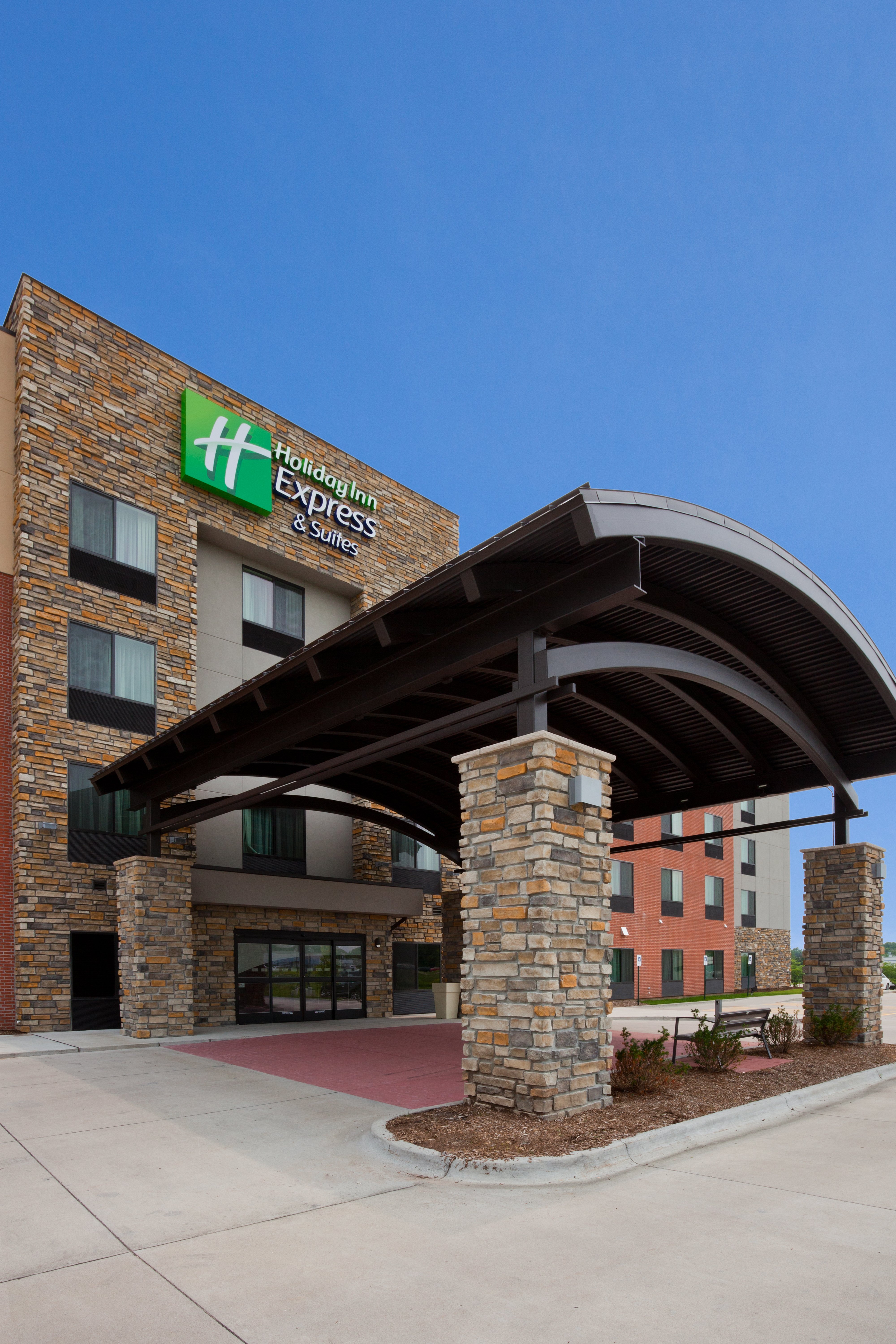 Holiday Inn Express & Suites Davenport, an IHG Hotel 1/26