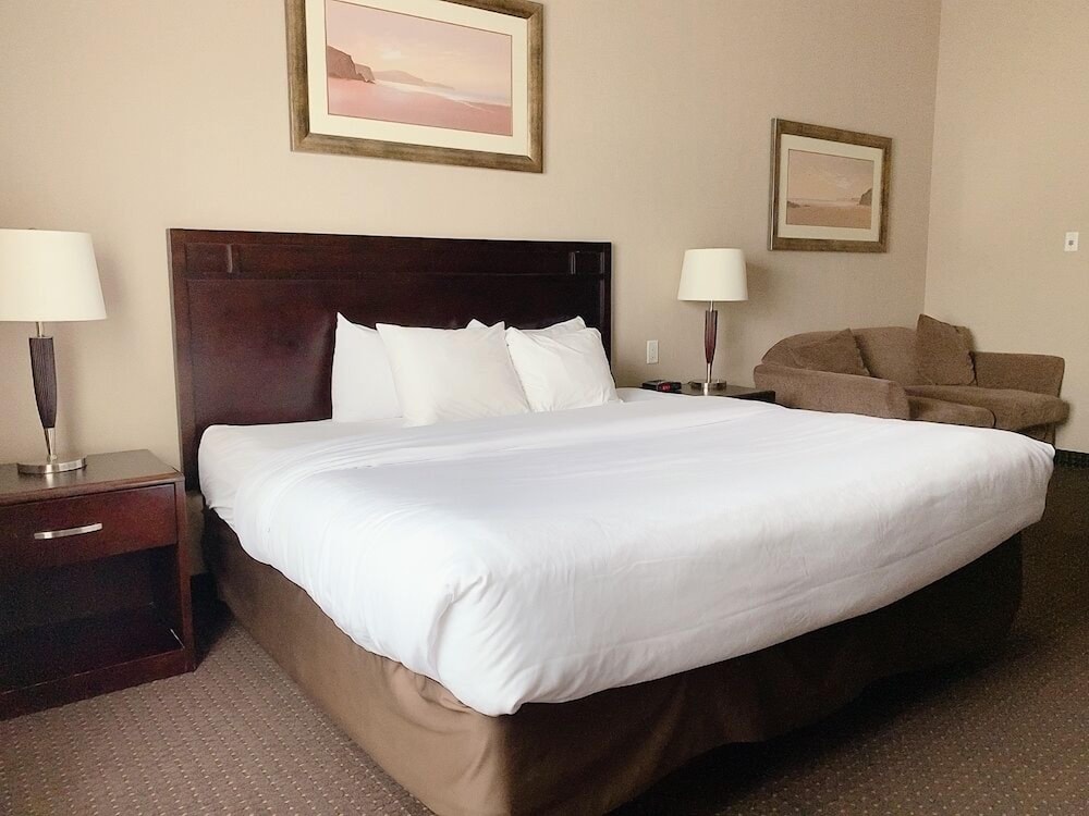 Prairie Moon Inn Sylvan Lake 5/23