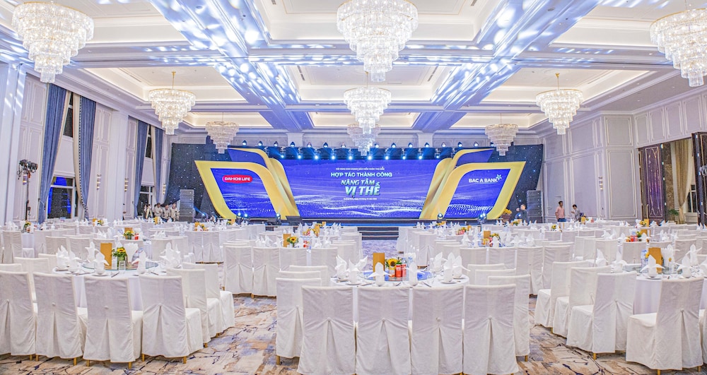 Royal Halong Hotel 61/70