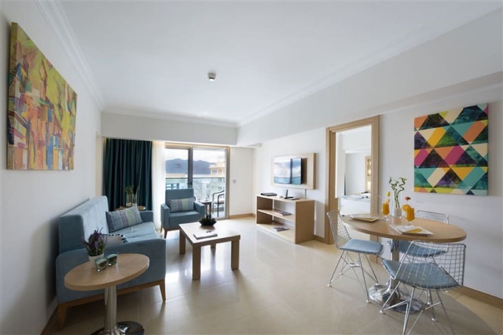 Aurasia Design Hotel 51/70