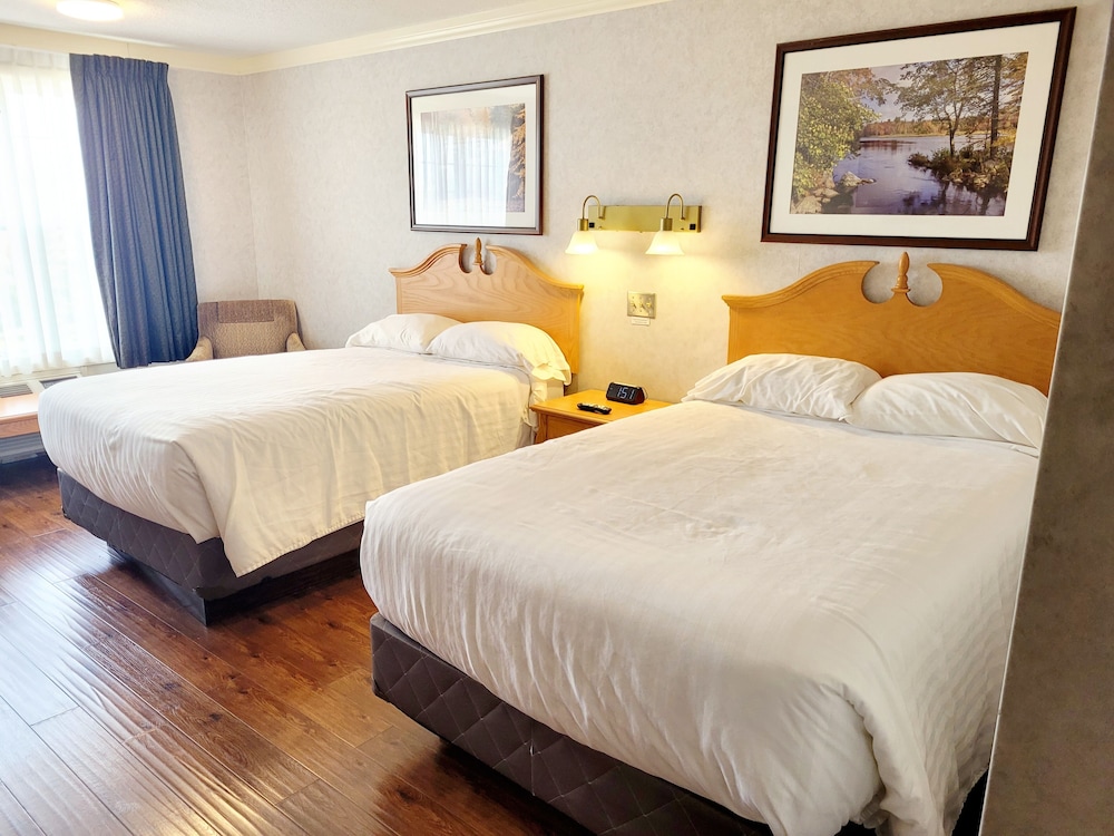 Standard, 2 Double Beds